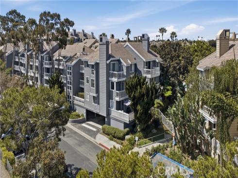 20251  Cape Coral  101  Lane, Huntington Beach, CA