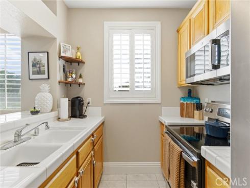 20251  Cape Coral  101  Lane, Huntington Beach, CA