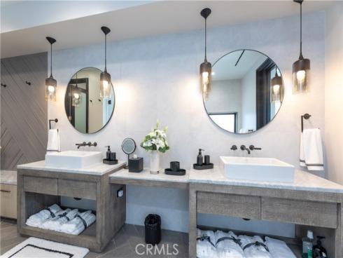 414  9th  , Huntington Beach, CA