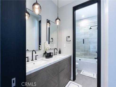 414  9th  , Huntington Beach, CA