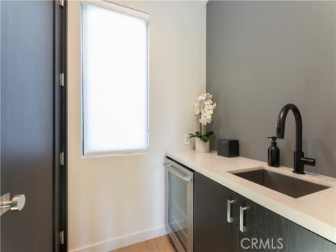 414  9th  , Huntington Beach, CA