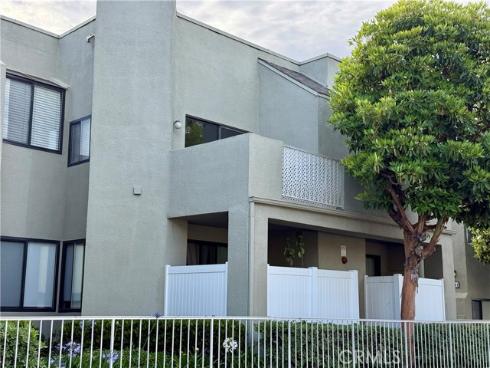 17661  Sergio  CI103  Circle, Huntington Beach, CA