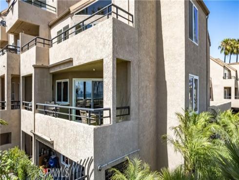 1200  Pacific Coast  209  Highway, Huntington Beach, CA