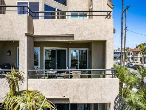 1200  Pacific Coast  209  Highway, Huntington Beach, CA