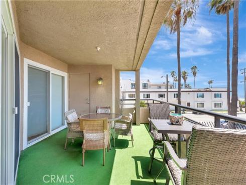 1200  Pacific Coast  209  Highway, Huntington Beach, CA