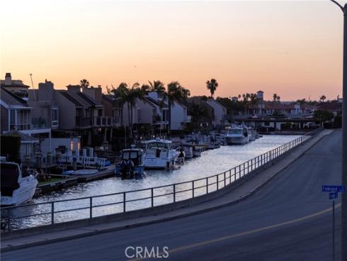 3242 Falkland , Huntington Beach, CA