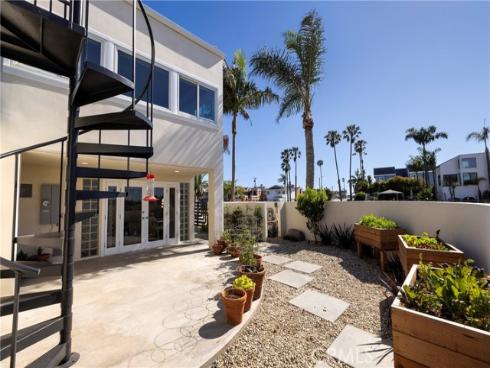 3242 Falkland , Huntington Beach, CA