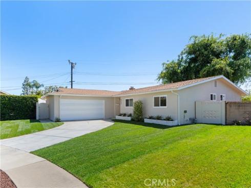 8662 Royer Circle, Huntington Beach, CA