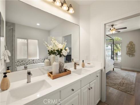 526  12th St  , Huntington Beach, CA