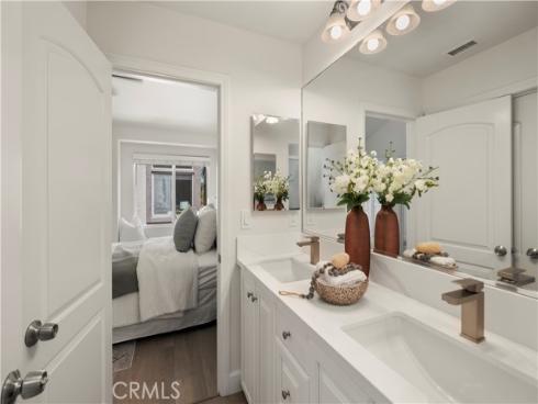526  12th St  , Huntington Beach, CA