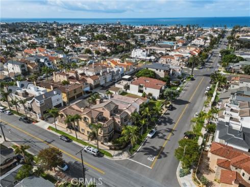 526  12th St  , Huntington Beach, CA