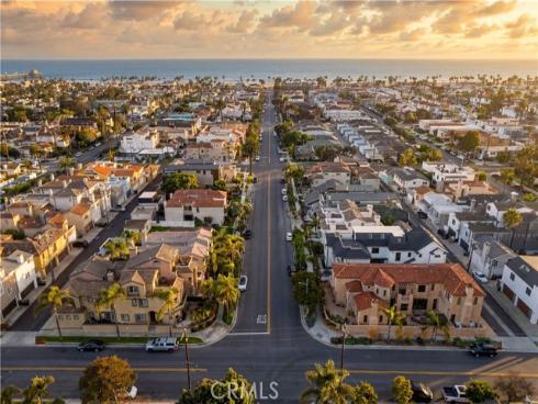 526  12th St  , Huntington Beach, CA