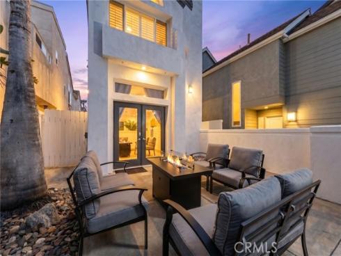 1014  England   Street, Huntington Beach, CA