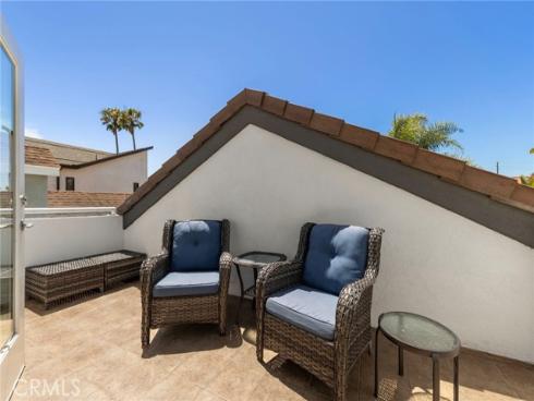 1014  England   Street, Huntington Beach, CA