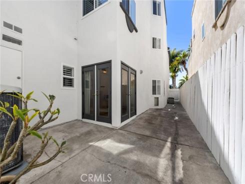 1014  England   Street, Huntington Beach, CA