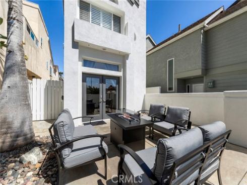 1014  England   Street, Huntington Beach, CA