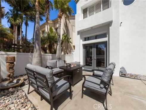 1014  England   Street, Huntington Beach, CA
