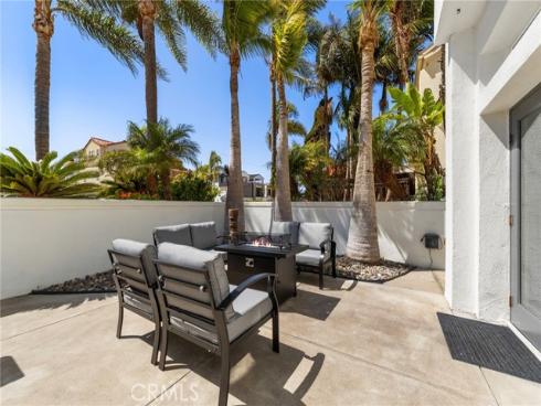 1014  England   Street, Huntington Beach, CA