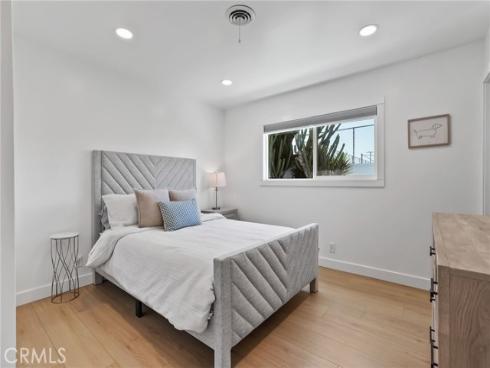 15801 Carrie Lane , Huntington Beach, CA