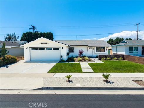 15801 Carrie Lane , Huntington Beach, CA