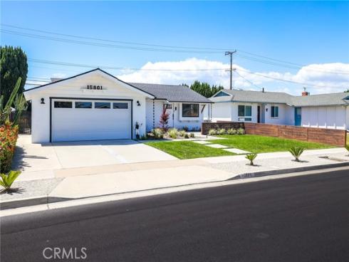 15801 Carrie Lane , Huntington Beach, CA
