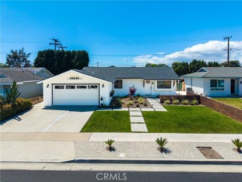 15801 Carrie Lane , Huntington Beach, CA