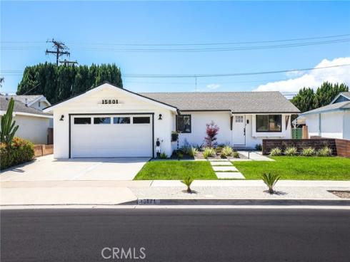 15801 Carrie Lane , Huntington Beach, CA