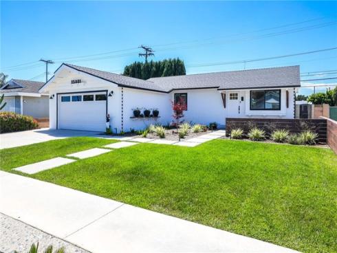 15801 Carrie Lane , Huntington Beach, CA