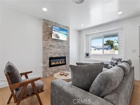 15801 Carrie Lane , Huntington Beach, CA