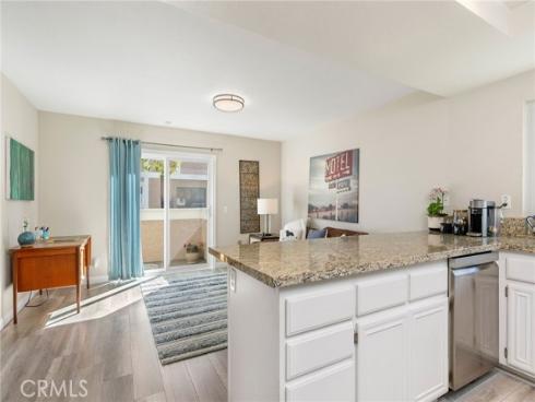21038 Poolside 5 Lane, Huntington Beach, CA