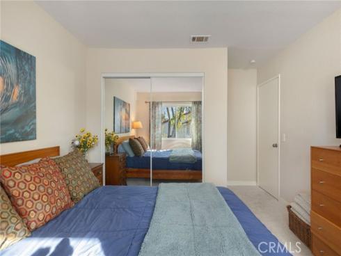 21038 Poolside 5 Lane, Huntington Beach, CA