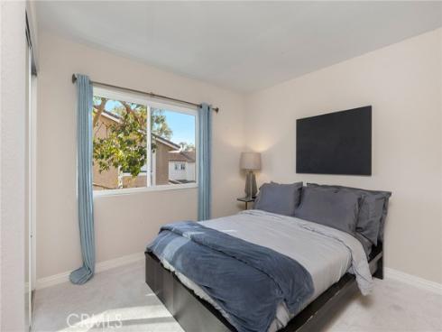 21038 Poolside 5 Lane, Huntington Beach, CA