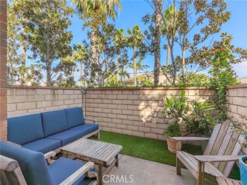 21038 Poolside 5 Lane, Huntington Beach, CA