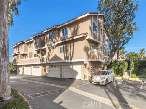 21038 Poolside 5 Lane, Huntington Beach, CA