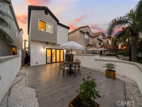 511 9th , Huntington Beach, CA