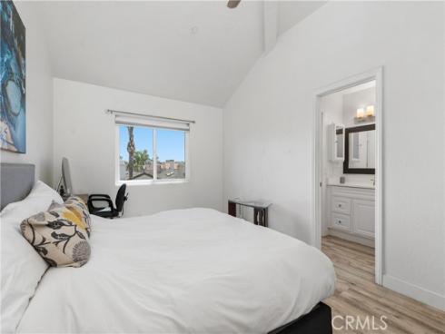 606 Lake 22 Street, Huntington Beach, CA