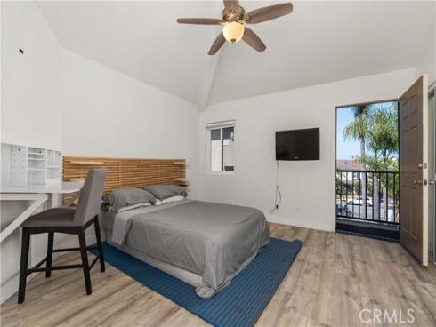 606 Lake 22 Street, Huntington Beach, CA