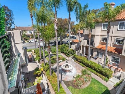 606 Lake 22 Street, Huntington Beach, CA