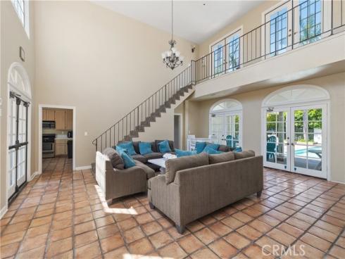 606 Lake 22 Street, Huntington Beach, CA