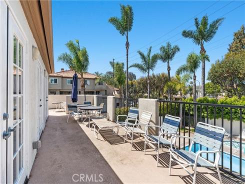 606 Lake 22 Street, Huntington Beach, CA