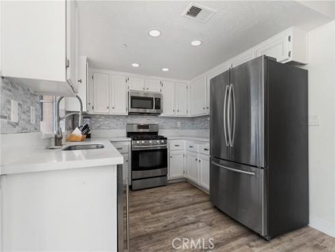 606 Lake 22 Street, Huntington Beach, CA