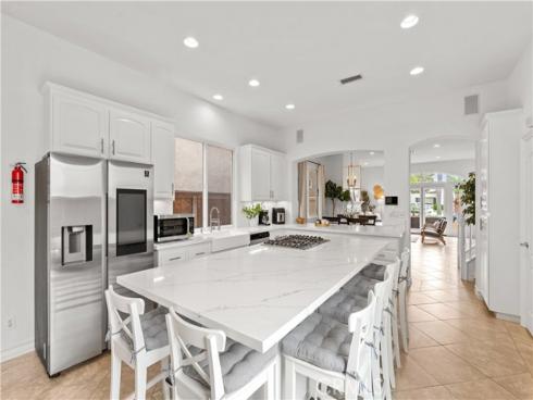 513 Pecan Ave , Huntington Beach, CA