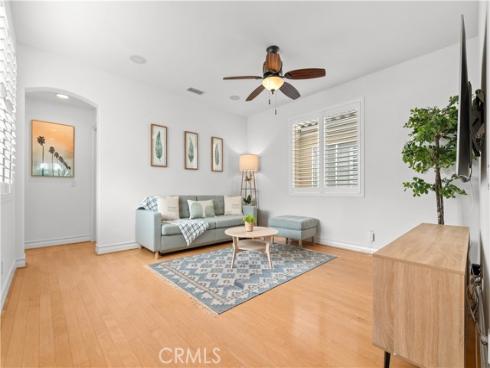513 Pecan Ave , Huntington Beach, CA