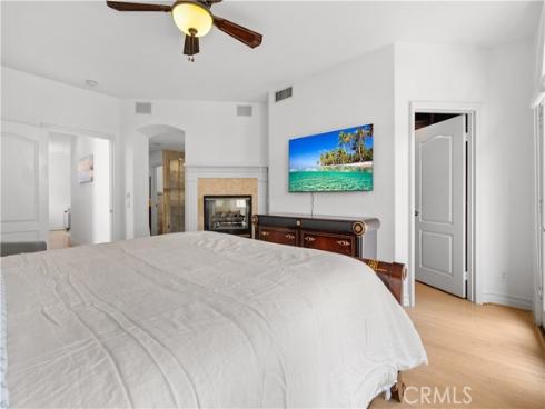513 Pecan Ave , Huntington Beach, CA