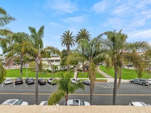 513 Pecan Ave , Huntington Beach, CA