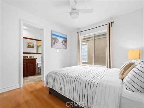 513 Pecan Ave , Huntington Beach, CA