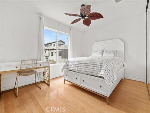 513 Pecan Ave , Huntington Beach, CA