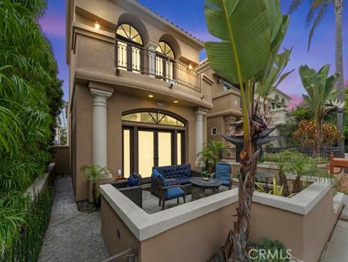 513 Pecan Ave , Huntington Beach, CA