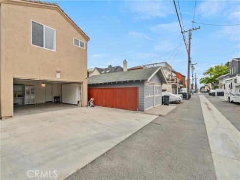 513 Pecan Ave , Huntington Beach, CA