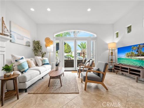 513 Pecan Ave , Huntington Beach, CA